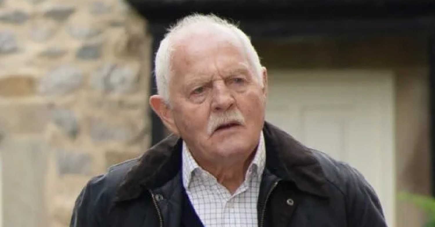Eric Pollard in Emmerdale looks worried