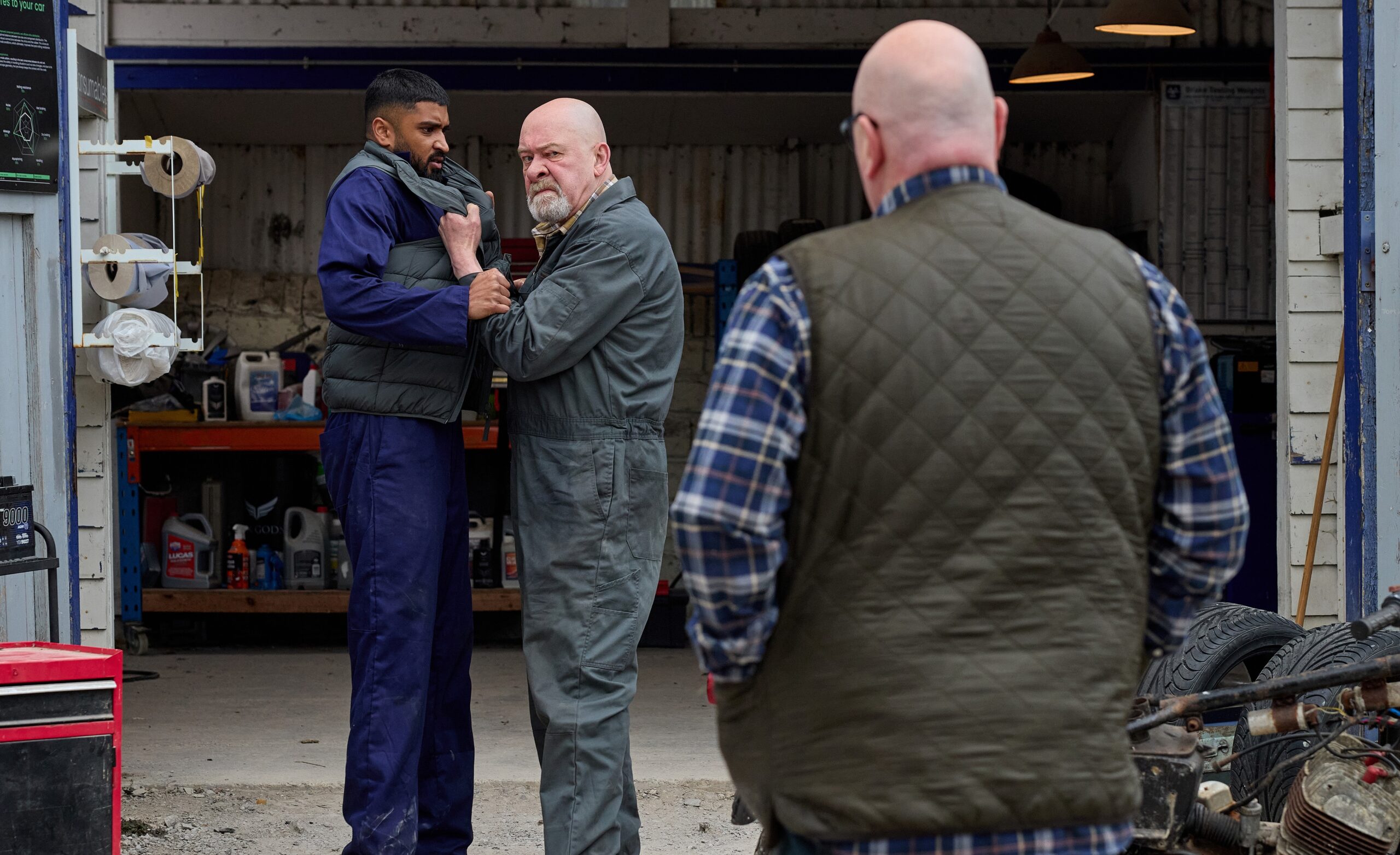 Paddy confronts Bear and Kammy in Emmerdale