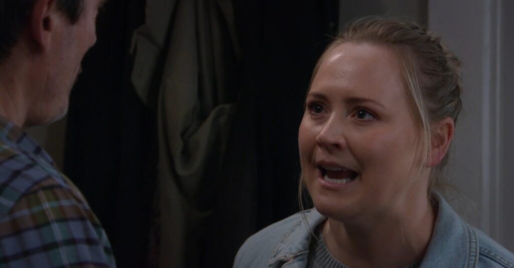 Tracy shouts at Cain on Emmerdale