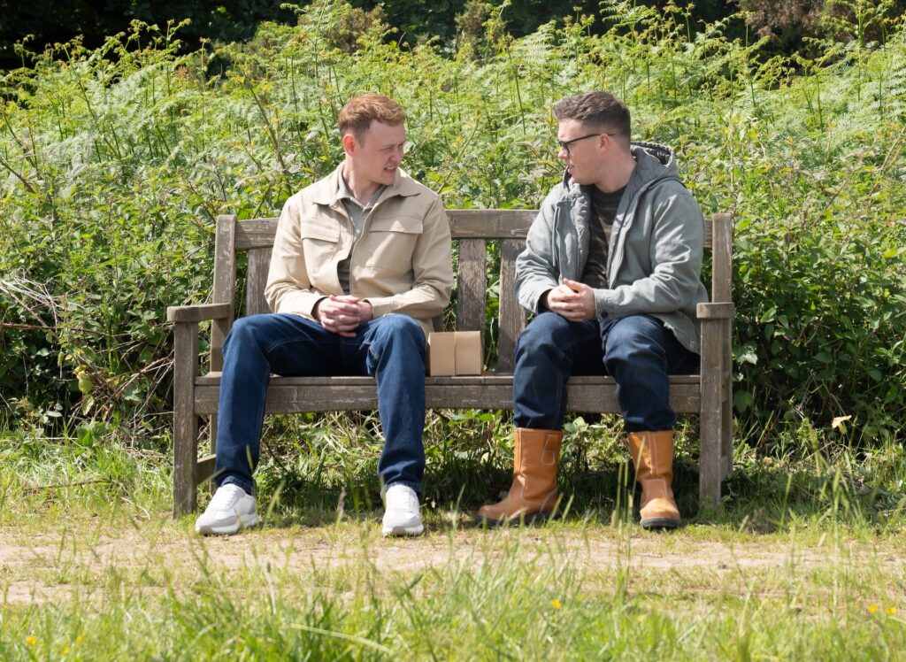 Vinny and Mike have a chat in Emmerdale