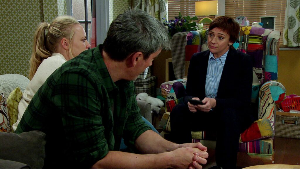 DS Walsh finds Owen's confession note (Credit: ITV)