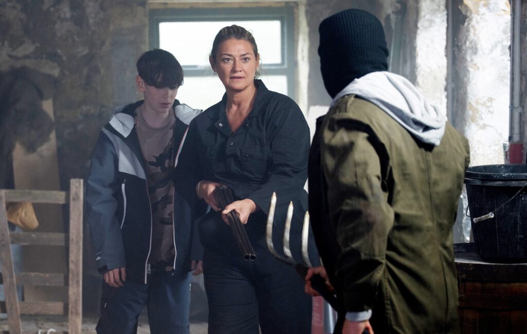 Moira finds intruders in her barn at Butlers
