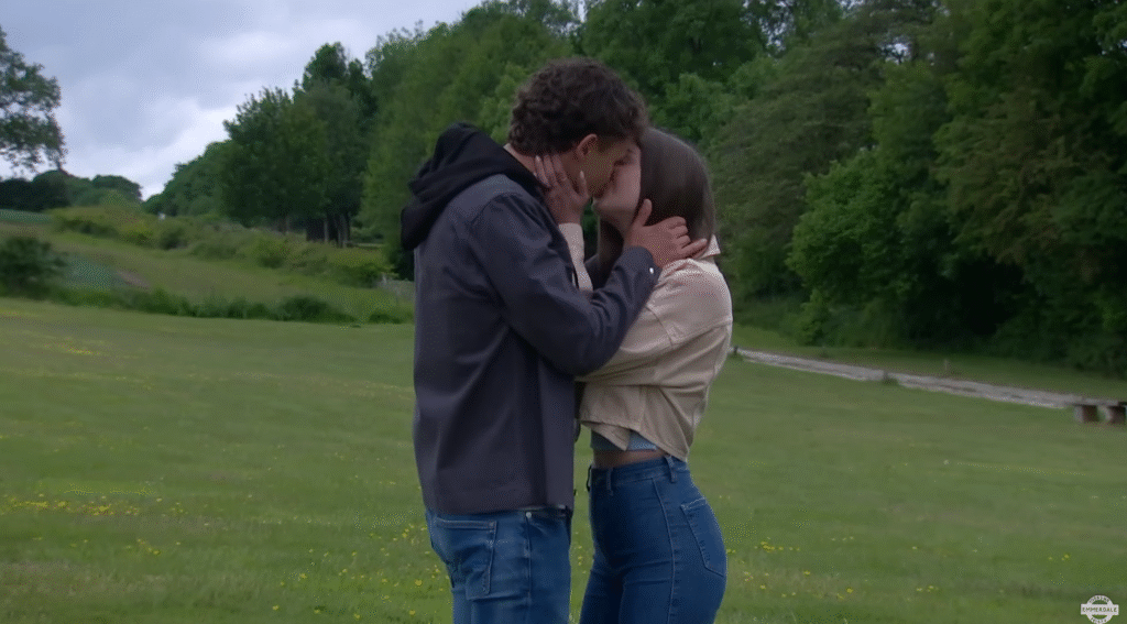 Jacob kisses Sarah and we love it! (Credit: ITV)