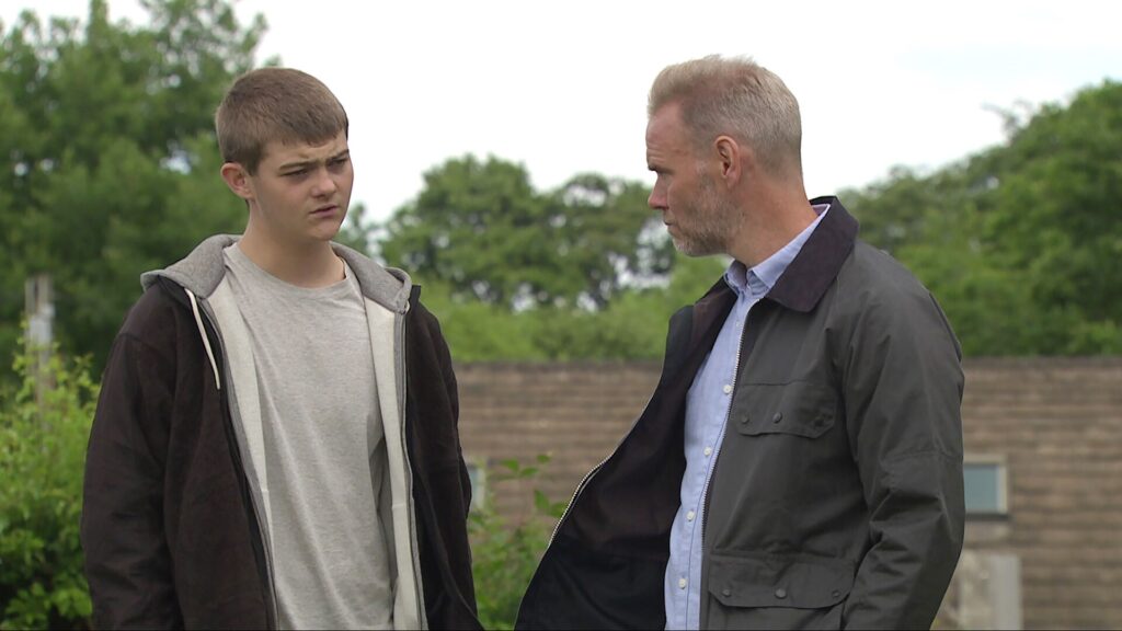 Ray talks to Dylan in Emmerdale