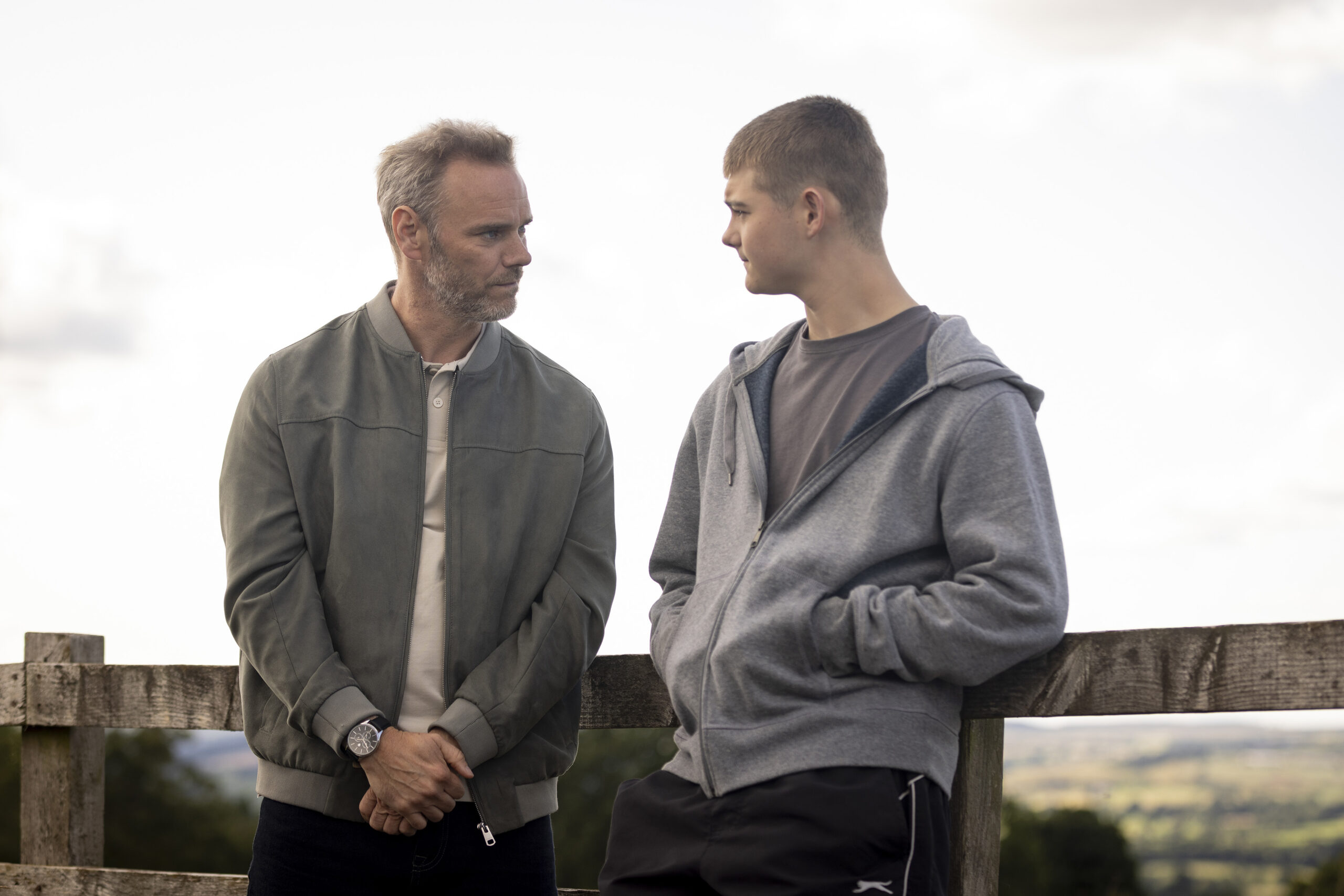 Ray manipulates Dylan in Emmerdale