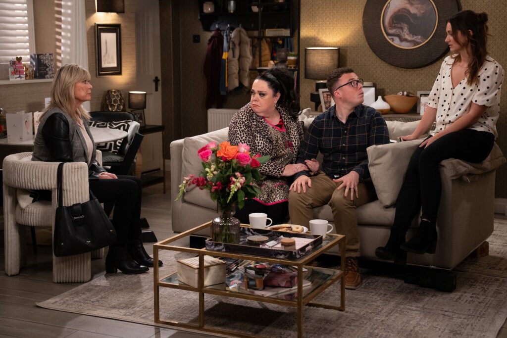 Kim talks with Mandy, Vinny and Gabby in Emmerdale