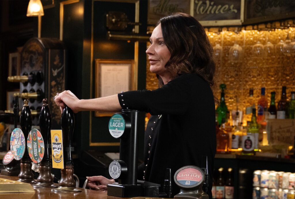 Chas is supporting Charity in Emmerdale