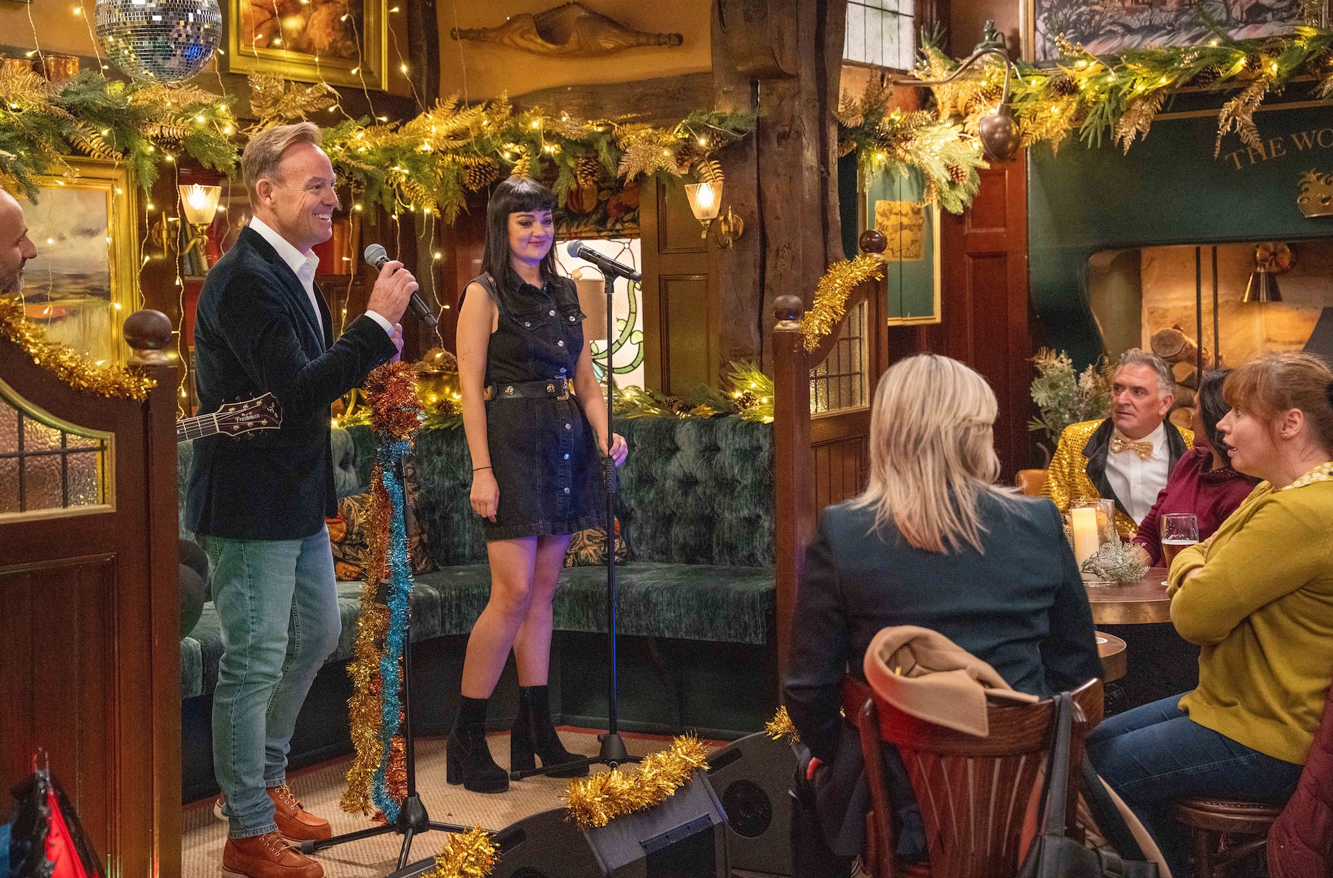 Jason Donovan surprises Lydia in Emmerdale