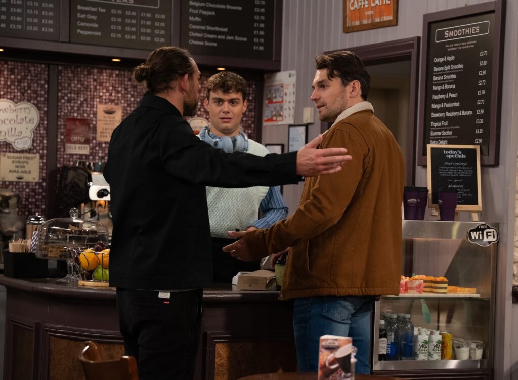 Lewis strikes up a bond with Kev in Emmerdale