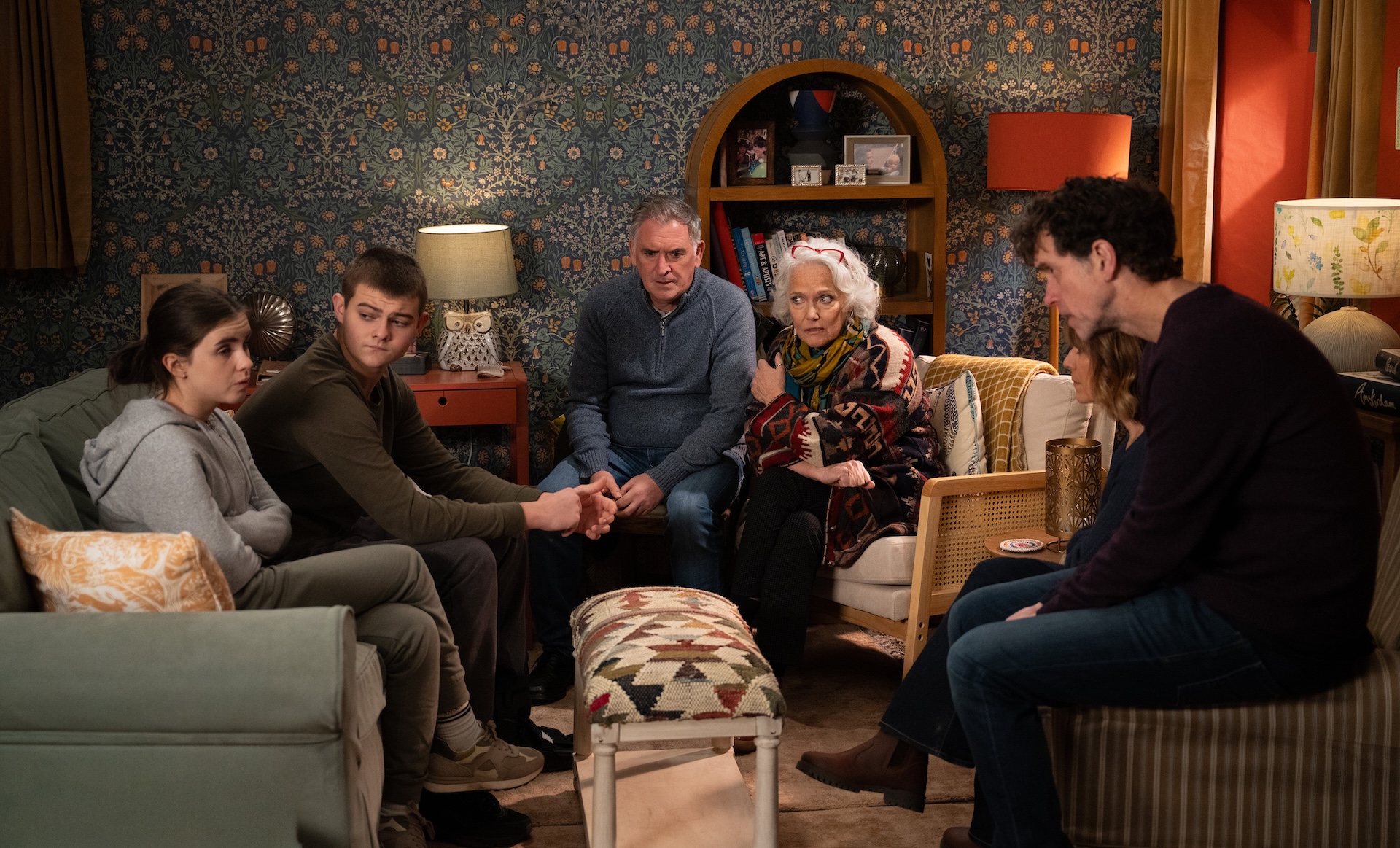 April talks to her family in Emmerdale