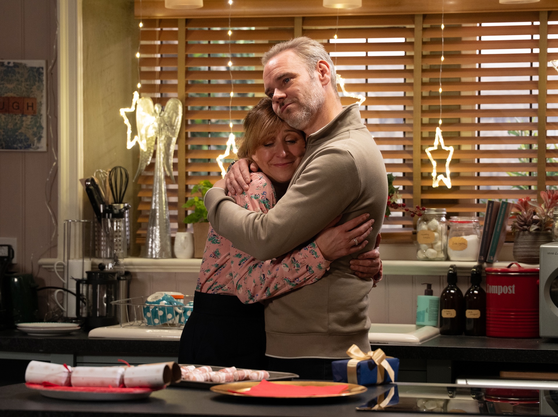 Laurel and Ray hug, but she has no idea what's really going on (Credit: ITV)