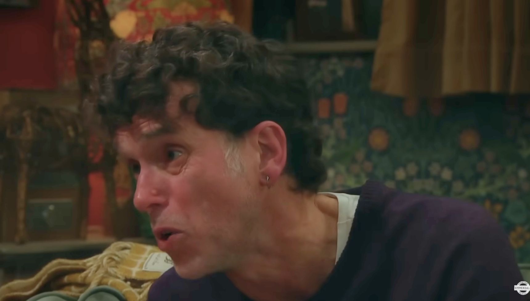 Marlon urged Rhona to agree to leave Emmerdale (Credit: ITV)