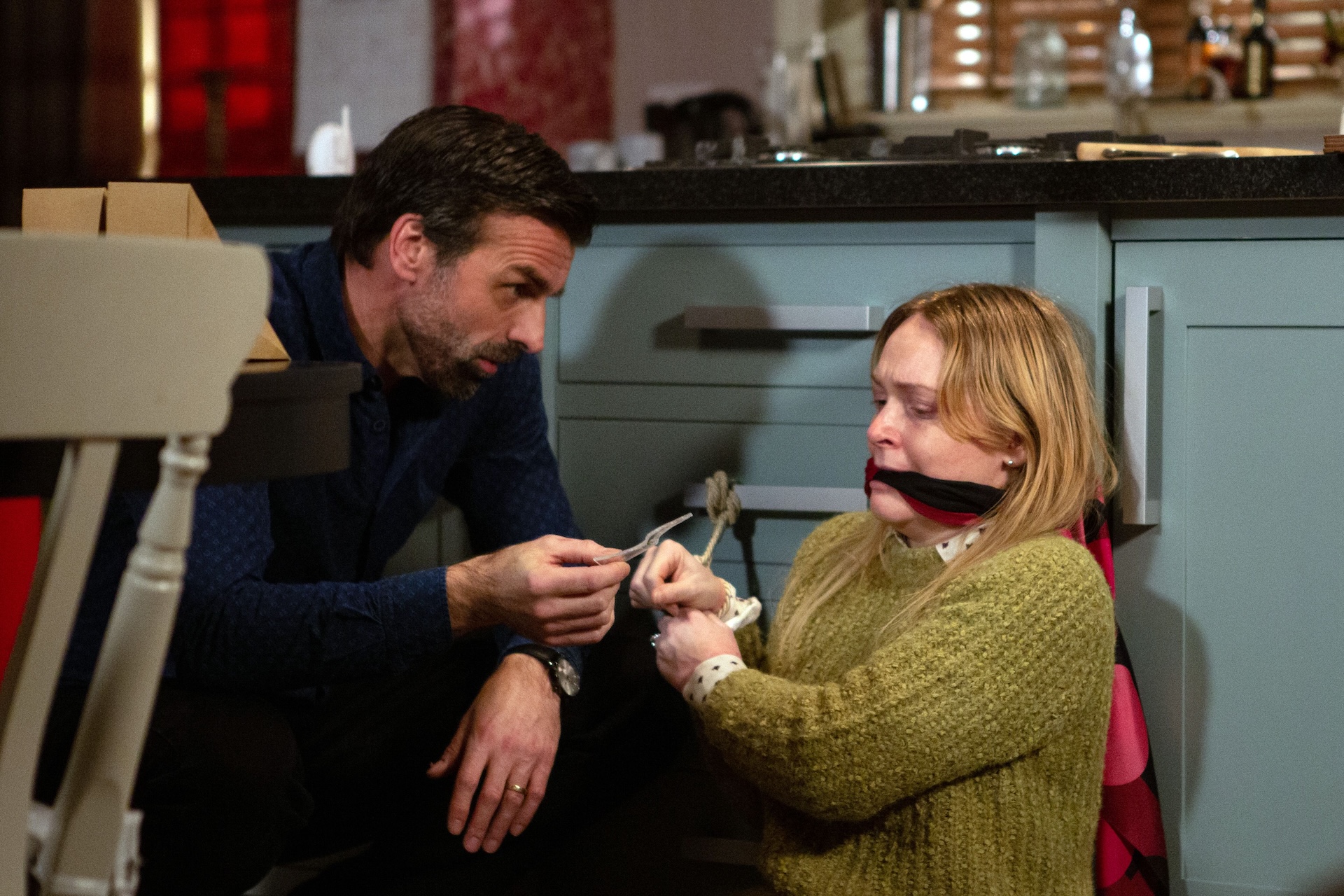 Pierce held Vanessa hostage to get to Rhona (Credit: ITV/Shutterstock)