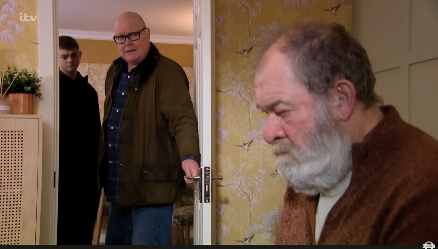 Dylan and Paddy are keeping Bear locked up in a very nice house in Emmerdale (Credit: ITV)