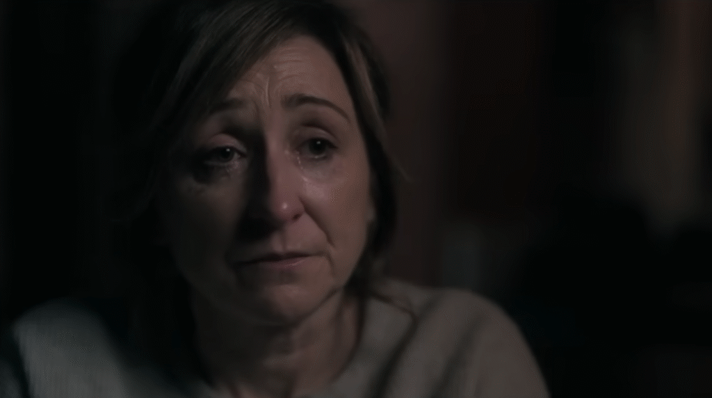 Laurel Thomas crying in Emmerdale 