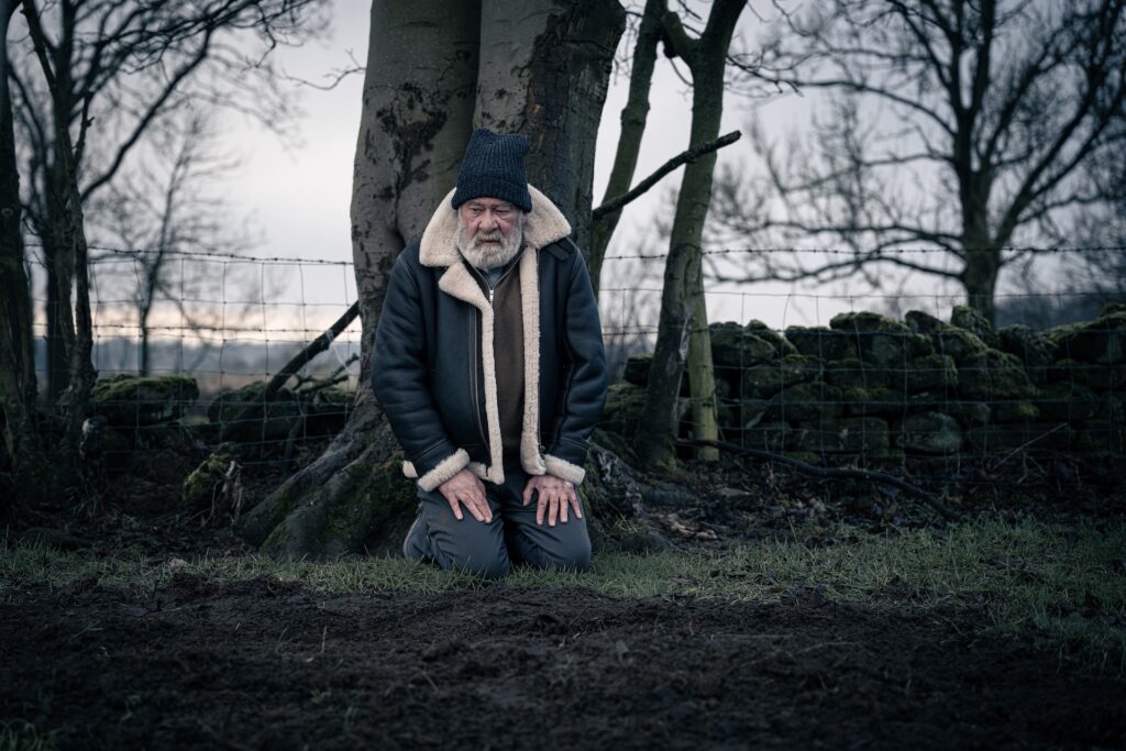 Bear wanders off alone and scared in Emmerdale spoilers (Credit: ITV)