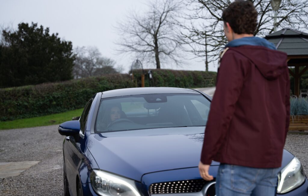 Jacob catches Sarah stealing the car belonging to his boss 