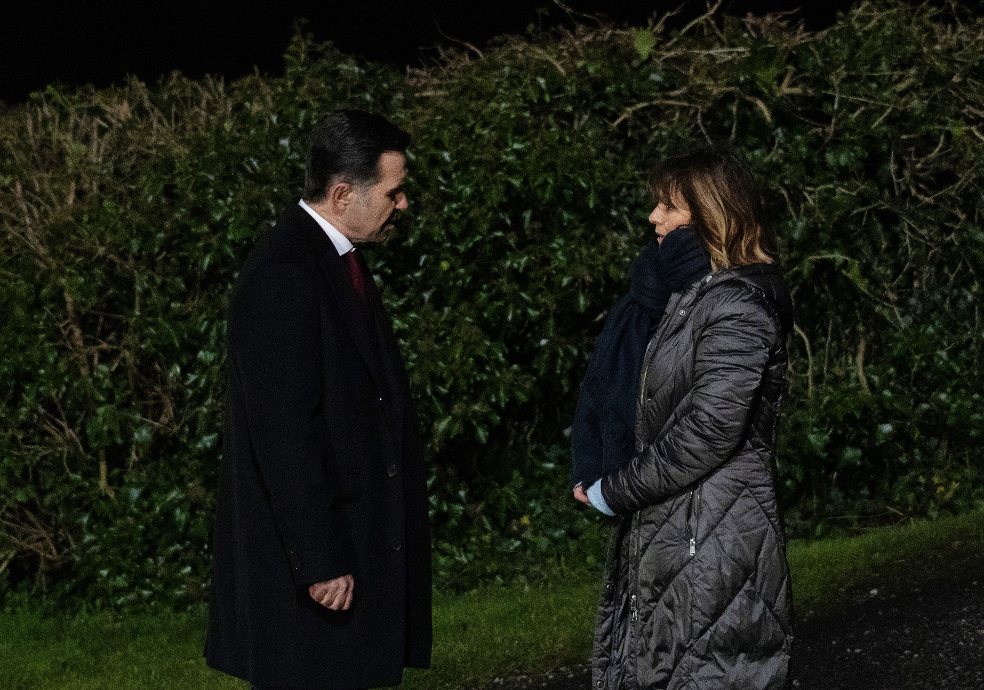 Who will Rhona choose: Graham or Marlon? (Credit: ITV)