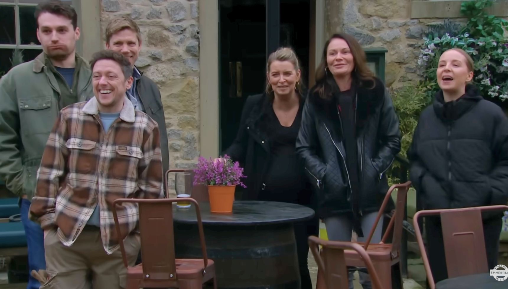 The Dingles laugh at the Tates (Credit: ITV)