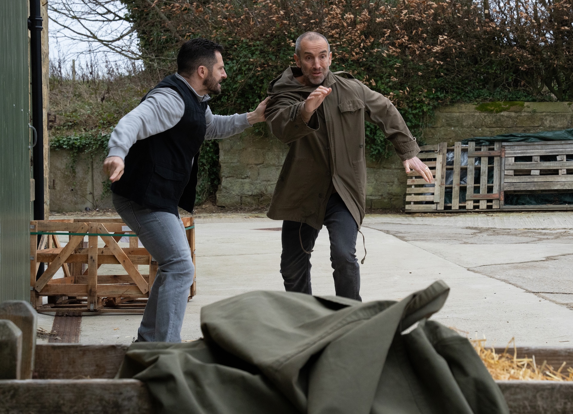 Ross and Sam are acting suspicously (Credit: ITV)