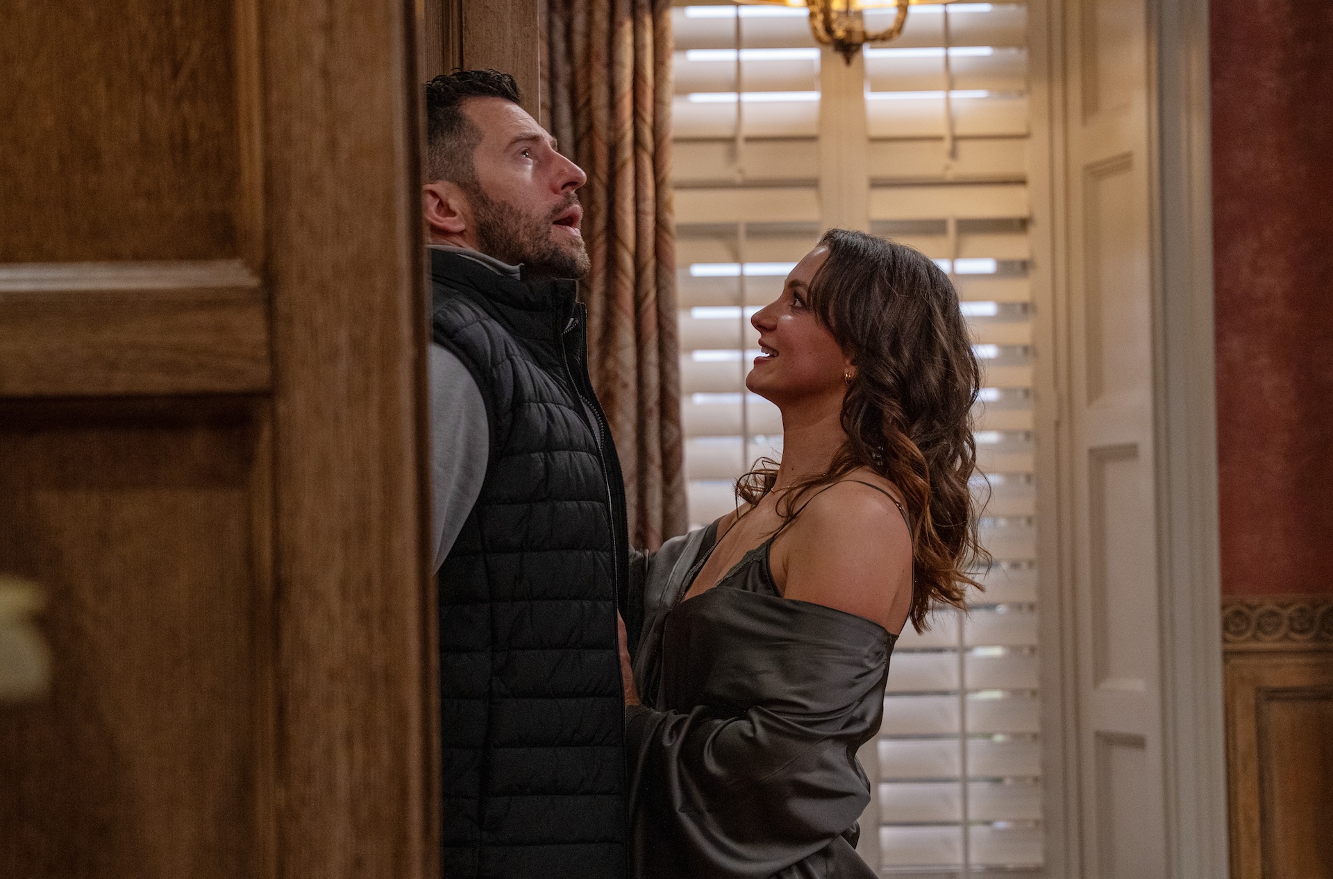 Ross is very uncomfortable when Gabby makes her move (Credit: ITV)